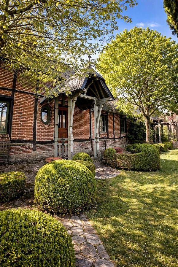 Location de vacances pour 14 personnes, avec piscine et terrasse ainsi que vue et jardin, animaux acceptés dans Elbeuf-en-Bray