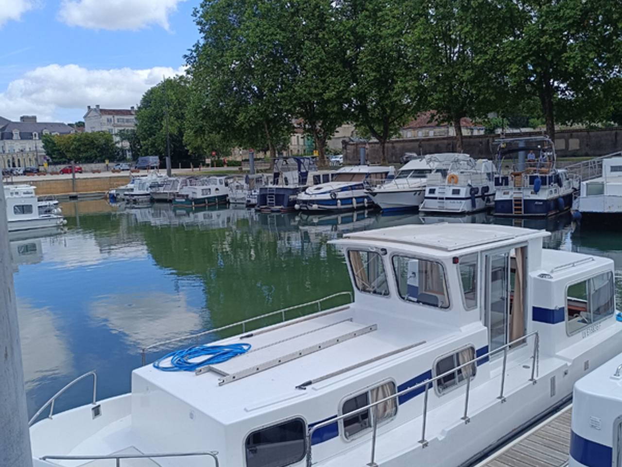 Séjour unique sur pénichette à quai - 5 pers. in Cognac, Charente