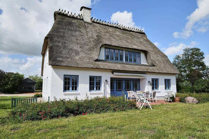 Ferienhaus für 10 Personen, mit Terrasse und Garten sowie Sauna und Ausblick in Husby