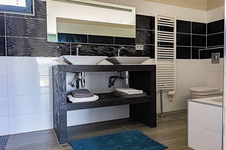 Location de vacances pour 10 personnes, avec jardin ainsi que terrasse et sauna à Saint-Privat-de-Champclos - 3