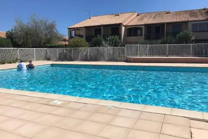 Maison de vacances pour 4 personnes, avec Terrasse et Piscine dans La Franqui