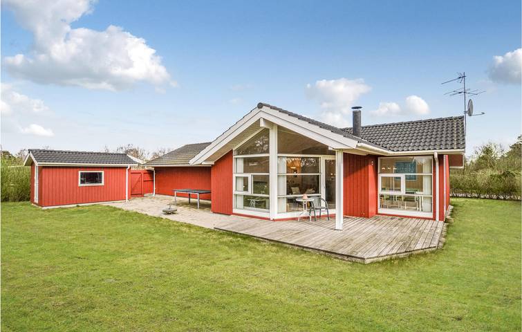 Ferieudlejning for 6 personer, med Terrasse og Have i Stillinge Strand