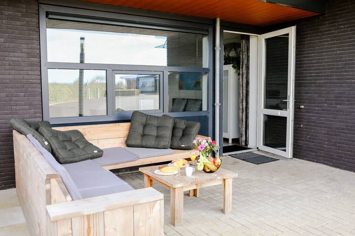 Vakantiehuis voor 2 personen, met terras en balkon/terras in Zeeland
