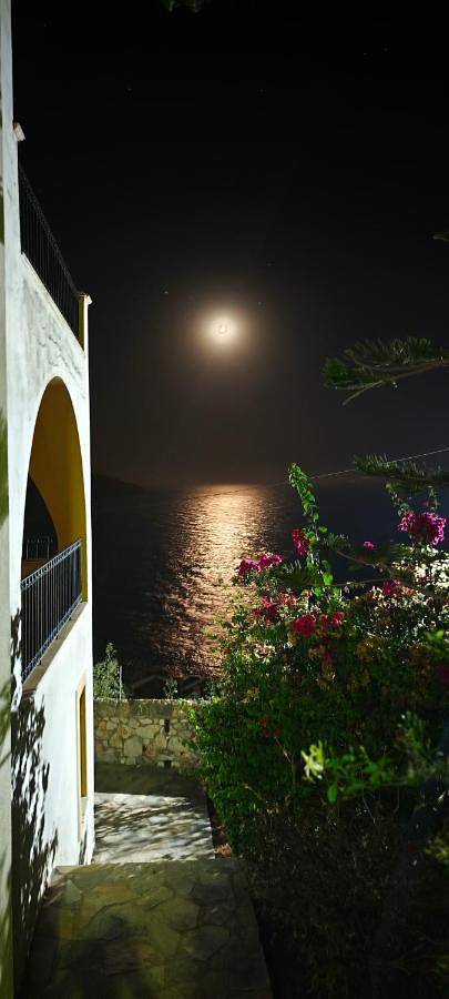 Maison de campagne pour 10 personnes, avec jardin ainsi que balcon et vue dans Panormos - 4