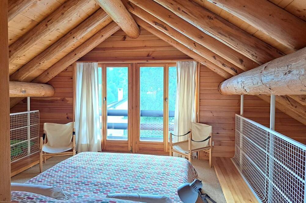 Ganze Wohnung, Charakteristisches Holzhaus (Maison Dalpe) in Dalpe, Tessiner Alpen