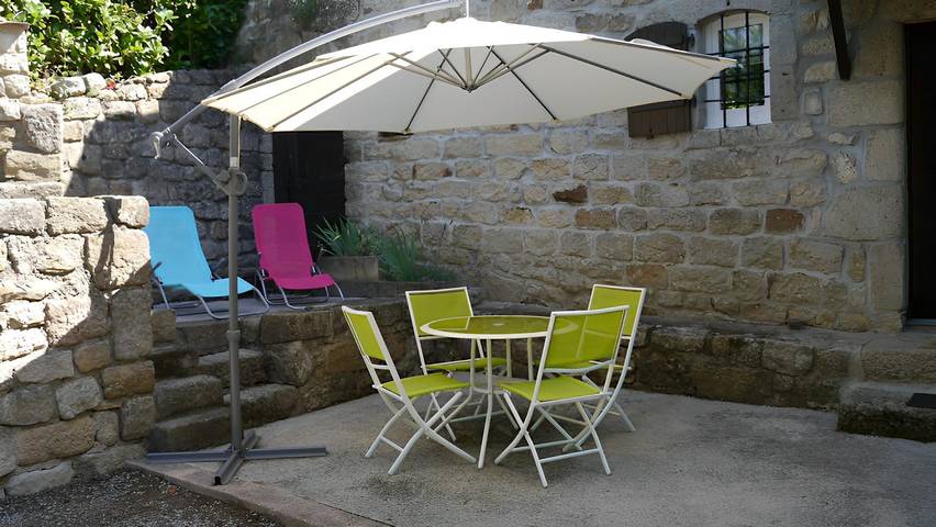 Gîte pour 4 personnes, avec jardin et terrasse, animaux acceptés
