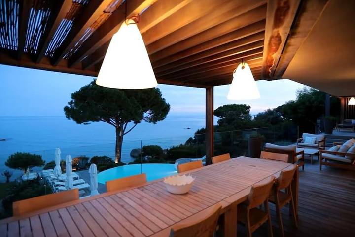 Villa pour 10 personnes, avec terrasse ainsi que piscine et vue dans Santa Giulia - 4