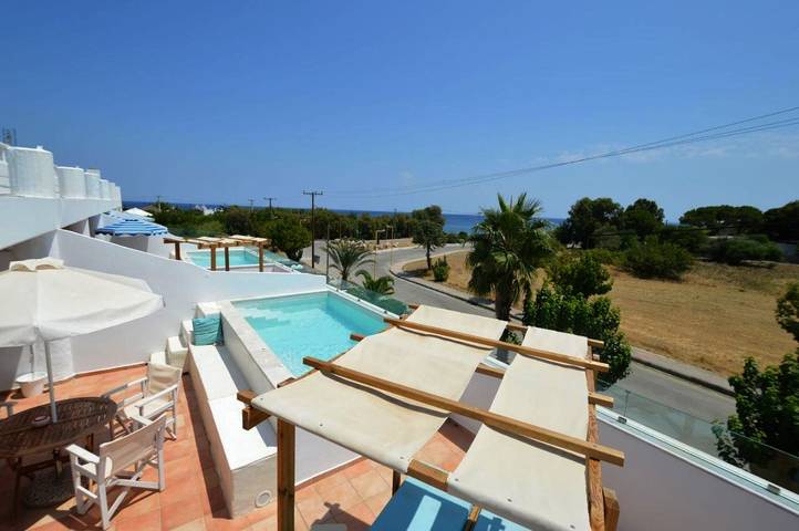 Appartement de vacances pour 4 personnes, avec vue ainsi que piscine et jardin