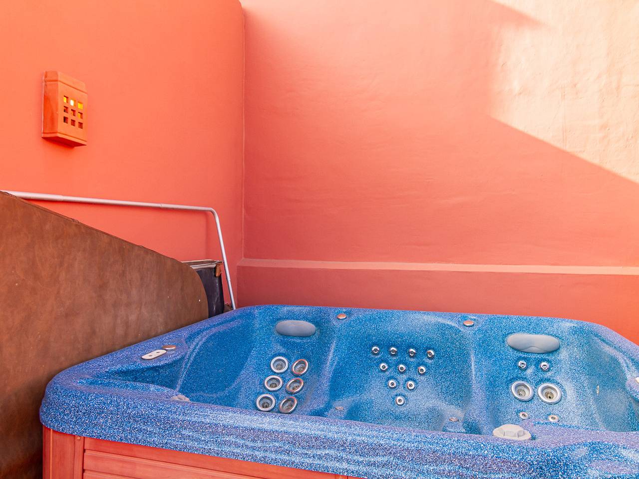 Entire apartment, Modern duplex with jacuzzi, pool, wifi and parking in Torrox Costa in Torrox Costa, Torrox