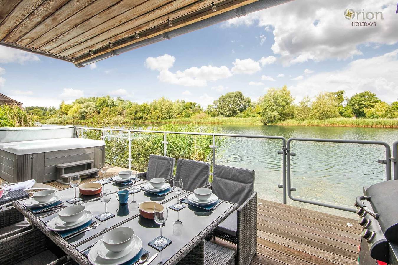 Waters Edge 04, Waterside Lodge in Gloucestershire