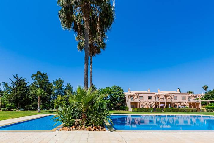 4-Bedroom Villa near the Beach – Casa Colina 2 in Albufeira e Olhos de Água, Faro District