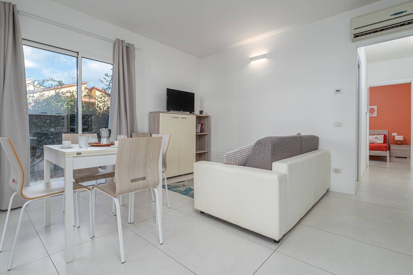 Entire apartment, Apartment "Cormorani - 7" Near the Beach with Wi-Fi, A/C, Terrace & Garden in Golfo Aranci, Costa Smeralda