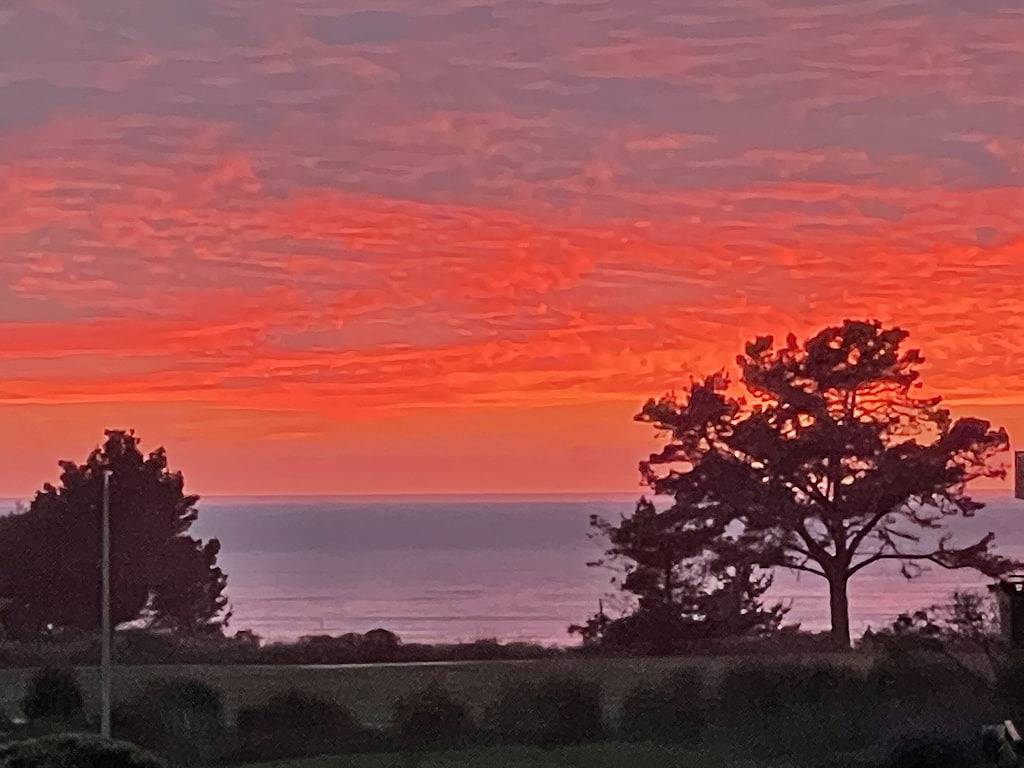 Charmantes einstöckiges Rio Del Mar Strandhaus neben dem Seascape Golfplatz in Rio del Mar, Santa Cruz County