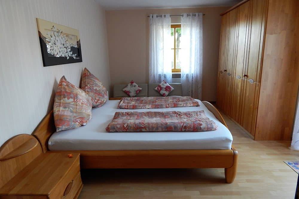 Ganze Wohnung, Am Alten Berg | 40m2 Fewo für 3 Personen mit Küchenzeile und Terrasse in Ochsenfurt, Fränkisches Weinland