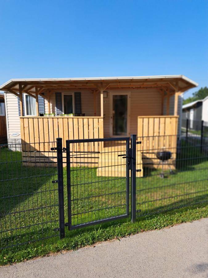 Mobilheim Chalet bei Georg in Seekirchen am Wallersee, Bezirk Salzburg-Umgebung