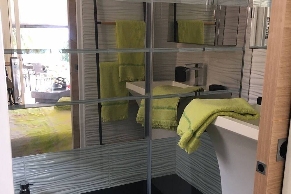 Le Grand Large Chambres D'hotes Golfe St Tropez in Roquebrune-sur-Argens, Côte méditerranéenne (France)