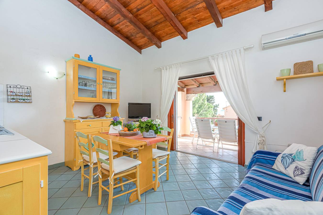 Appartamento intero, Casa Pitti 200m From The Beach in Baia Caddinas, Golfo Aranci