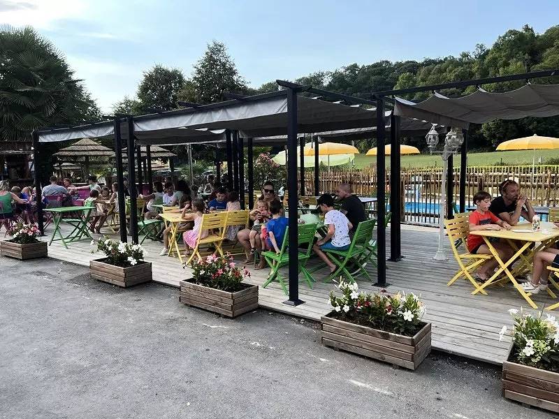Mobilheim Xxl 5 Zimmer 8/10 Personen in Peyrouse, Hautes-Pyrénées