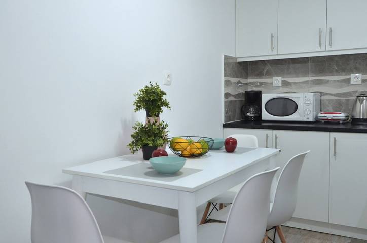 Apartamento entero, A spacious minimal apatment at Chalandri in Sección norte de Atenas, Atenas
