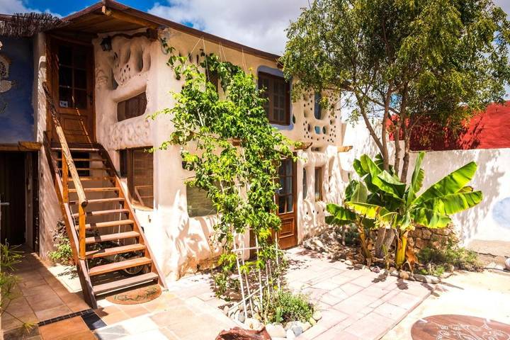 Location de vacances pour 3 personnes, avec vue et jardin dans Tetir - 2