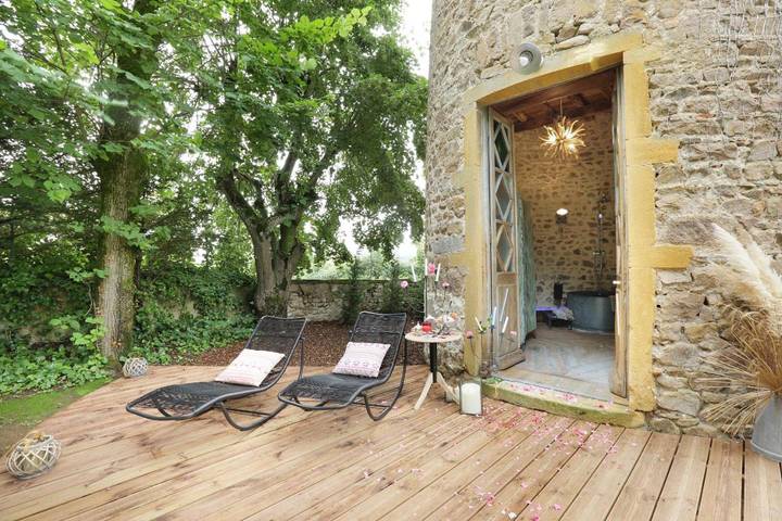 Maison de vacances pour 2 personnes, avec piscine ainsi que terrasse et jacuzzi dans la Loire - 2