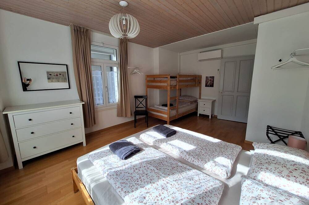 Apartamento entero, Elegante apartamento en planta baja ubicado a 3 minutos a pie de la estación Interlaken West. in Interlaken, Lago de Thun