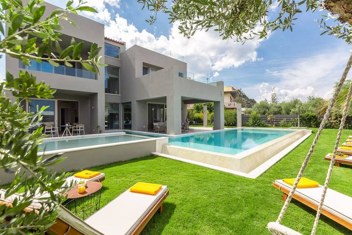 Casa de vacaciones para 9 personas, con jardín además de piscina y balcón - 1