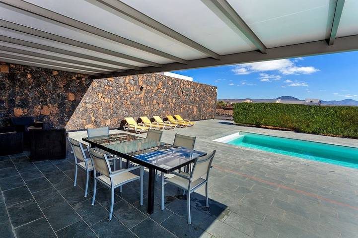 Villa für 6 Personen, mit Terrasse und Garten - 1