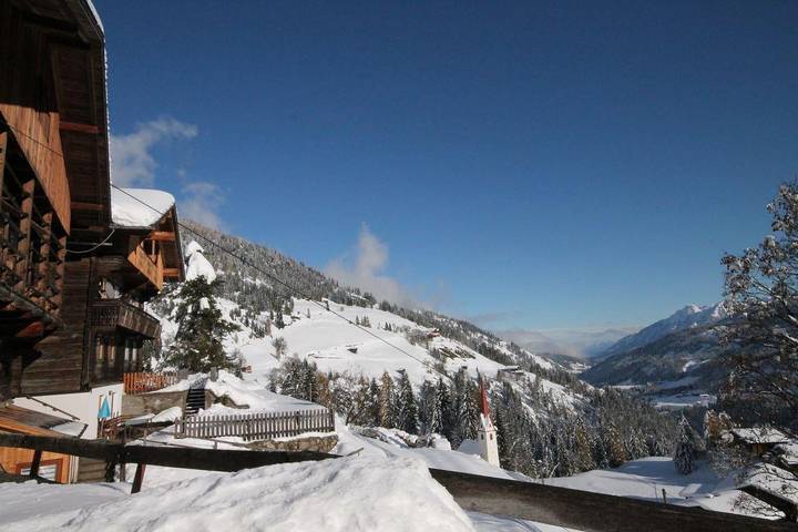 Ferienwohnung für 5 Personen, mit Terrasse und Garten sowie Ausblick in Gailtaler Alpen