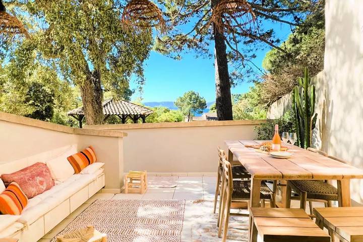 Villa pour 6 personnes, avec terrasse et vue dans Cala Rossa
