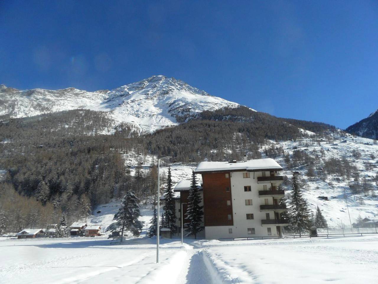 Ganze Wohnung, Two-Bedroom Apartment with Balcony in Täsch, Walliser Alpen