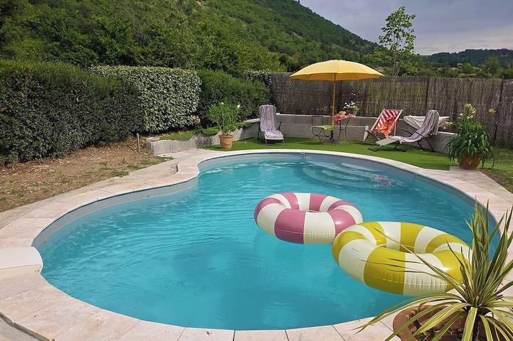 Maison de vacances pour 6 personnes, avec Terrasse ainsi que Jardin et Piscine