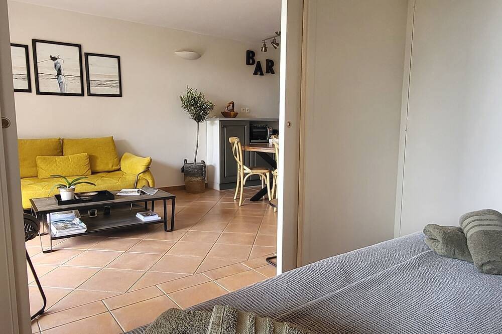 Appartement entier, Côté Golf, bel appartement Rdc avec terrasses dans Golf - piscine - tennis ... in Saumane-de-Vaucluse, Vaucluse
