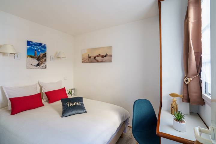 Appartement entier, Les Mouettes Marines Bénodet : Appartement vue mer (50 m de la plage) in Bénodet, Région de Quimper