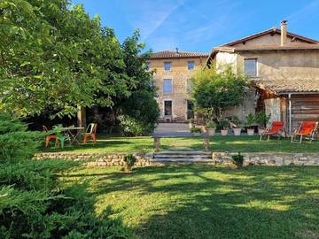 Gîte pour 19 personnes, avec jardin ainsi que piscine et vue à Saint-Germain-au-Mont-d'Or