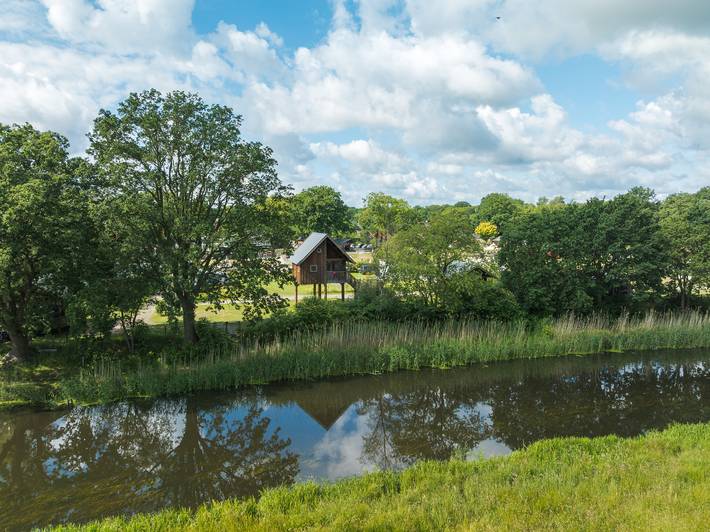 Glamping voor 5 personen, met terras en balkon/terras in Twente
