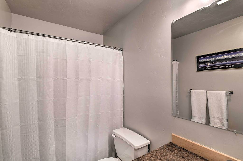 Cozy Anchorage Townhome < Half Mile to Jewel Lake! in Anchorage, Alaska