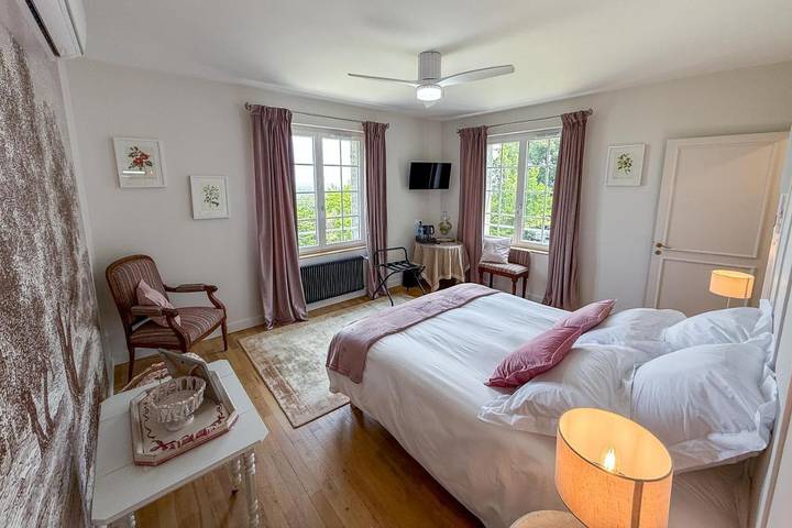 Gîte pour 2 personnes, avec piscine ainsi que jardin et vue à Saint-Lager - 3