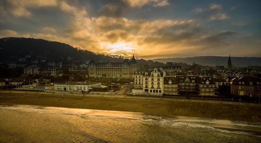 Gîte pour 6 personnes, avec vue, animaux acceptés dans Casino d'Houlgate - 3
