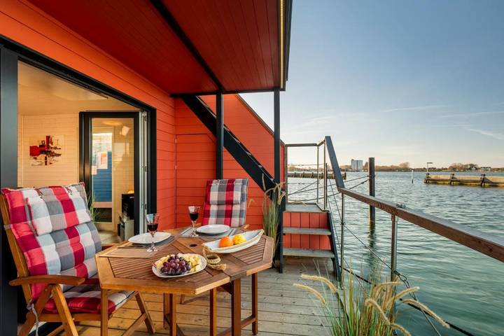 Boot für 5 Personen, mit Ausblick und Seeblick sowie Terrasse in der Mecklenburger Bucht - 2