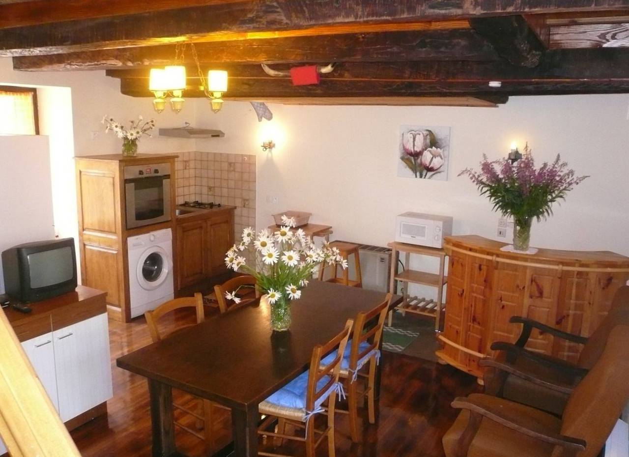 Gîte 2 pers. situé dans le parc naturel régional de l'Aubrac in Castelnau-de-Mandailles, Massif central