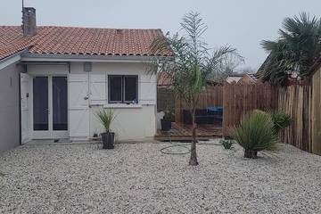 Gîte pour 4 personnes, avec terrasse et jardin à Lanton