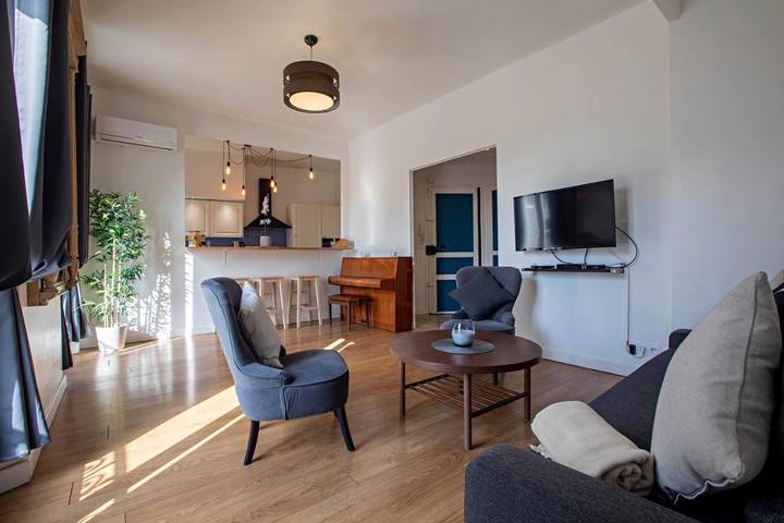 Gîte pour 7 personnes, avec vue et terrasse dans Office De Tourisme Et Des Congres De Marseille - 3