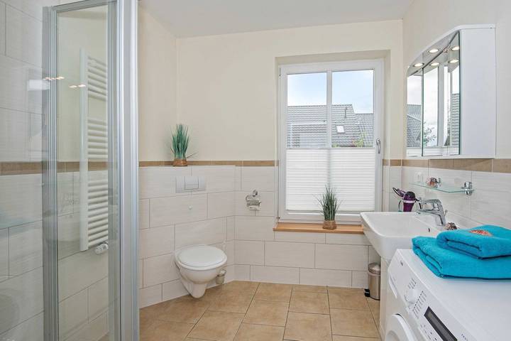 Gemütliches Ferienhaus im Grünen – mit Kamin, Garten & Seenähe in Gothensee, Korswandt