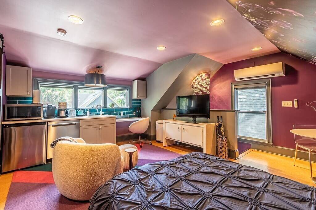 Ganze Wohnung, Studio loft w/ pool, spa & gardens near downtown in Jacksonville, Duval County