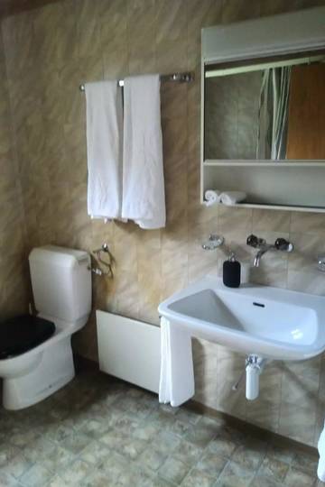 Villa for 4 Guests in Lauterbrunnen, Western Alps, Picture 2