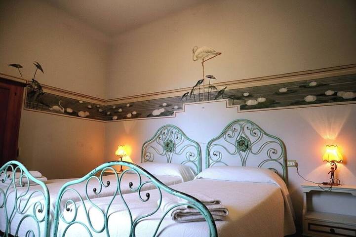 Villa Cesari Tiberi - private pool and frescoes in Marsciano, Province de Pérouse
