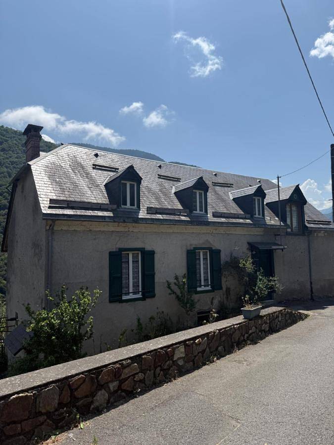 Three-Bedroom House in Melles, Pyrénées