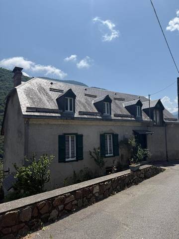 Gîte pour 7 personnes, avec jardin et vue à Melles