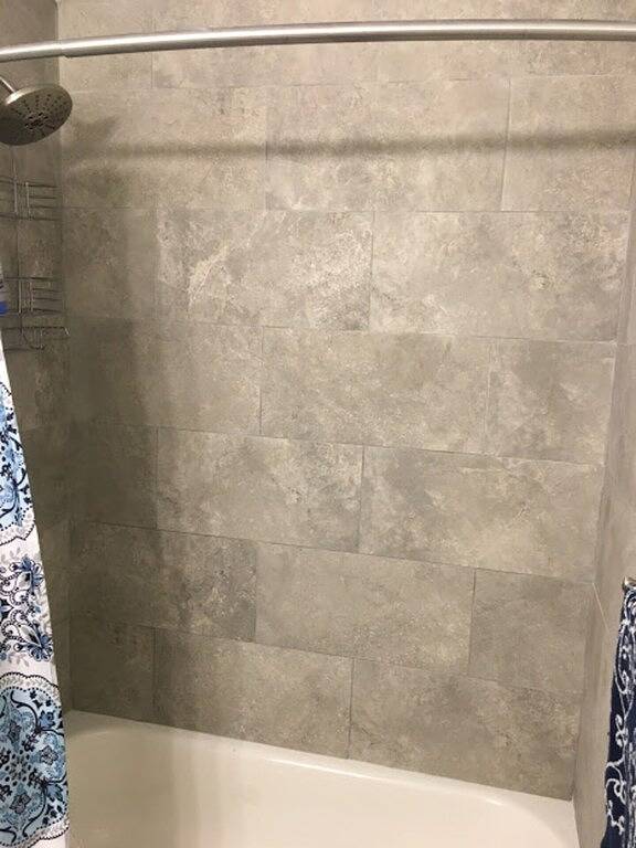 Geräumige Haus Schritte entfernt von \"The Strip\" in Gotl mit 1 Hektar Abgeschiedenheit! in Geneva-on-the-Lake, Ashtabula County